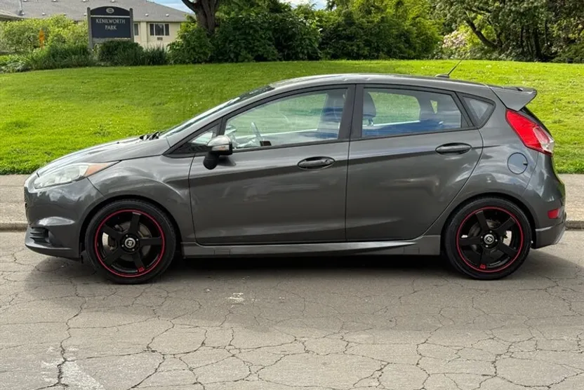 2016 Ford Fiesta ST photo 1