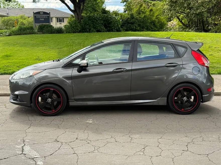2016 Ford Fiesta ST photo 1