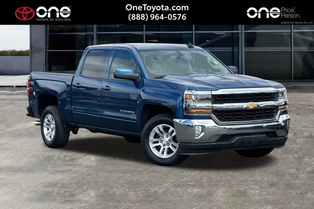2018 Chevrolet Silverado 1500 LT photo 1