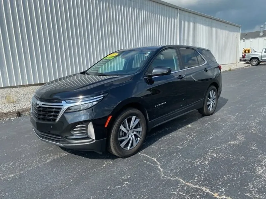 2023 Chevrolet Equinox LT photo 1
