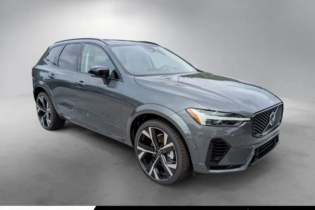 2026 Volvo XC60 Hybrid T8 photo 1