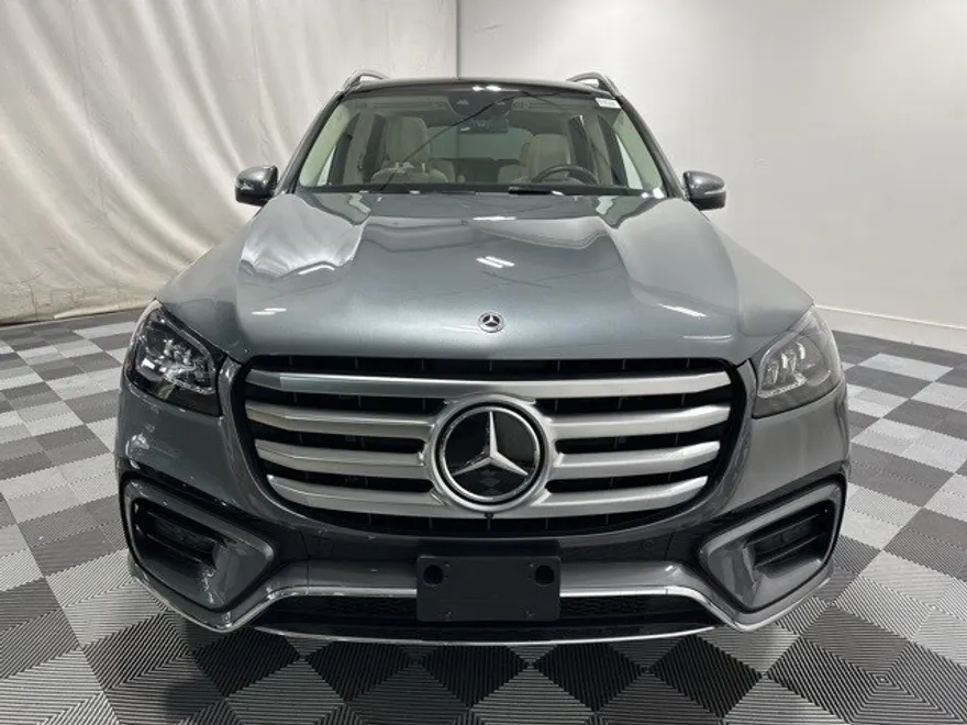 2024 Mercedes Benz GLS 450 photo 1