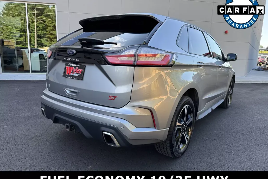 2022 Ford Edge ST photo 1