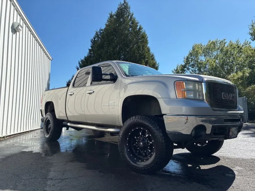 2008 Gmc Sierra 2500 HD Base photo 1