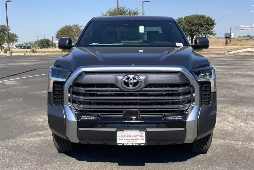 2026 Toyota Tundra Limited photo 1