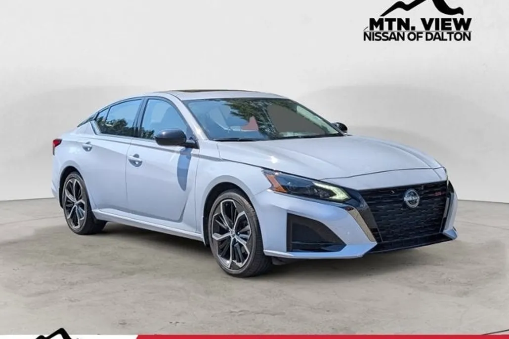 2024 Nissan Altima 2.5 SR photo 1