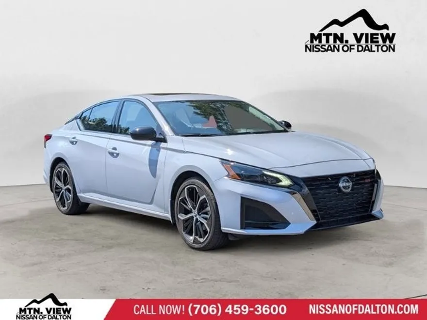 2024 Nissan Altima 2.5 SR photo 1