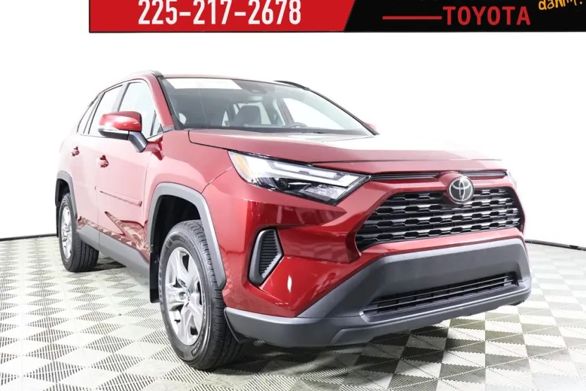 2024 Toyota RAV4 XLE photo 1