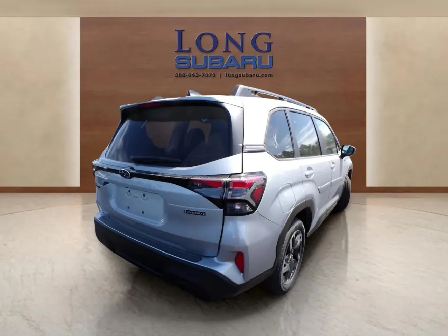 2025 Subaru Forester Premium photo 1