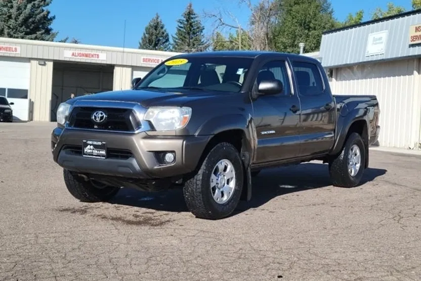2015 Toyota Tacoma TRD Off-Road V6 photo 1