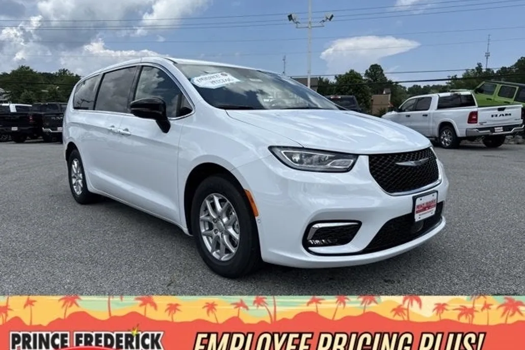 2025 Chrysler Pacifica photo 1