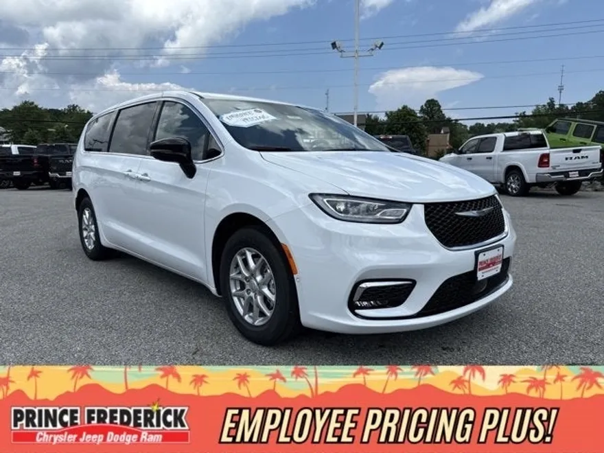 2025 Chrysler Pacifica photo 1