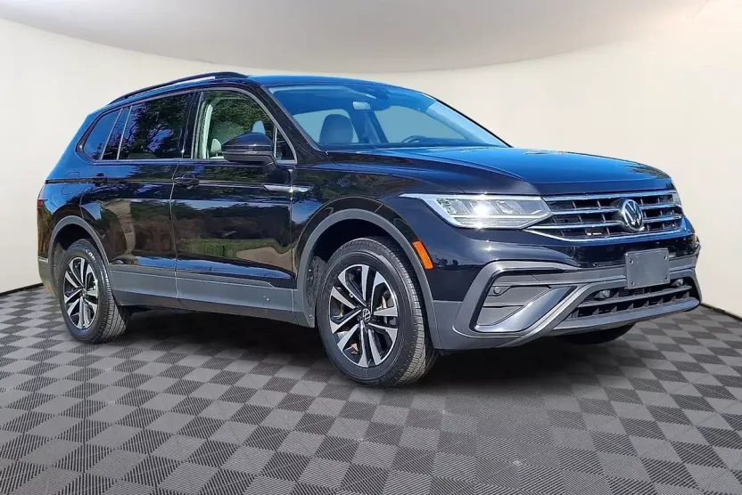 2022 Volkswagen Tiguan S photo 1