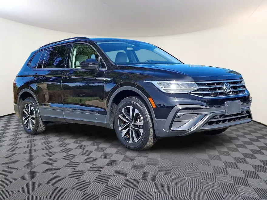 2022 Volkswagen Tiguan S photo 1