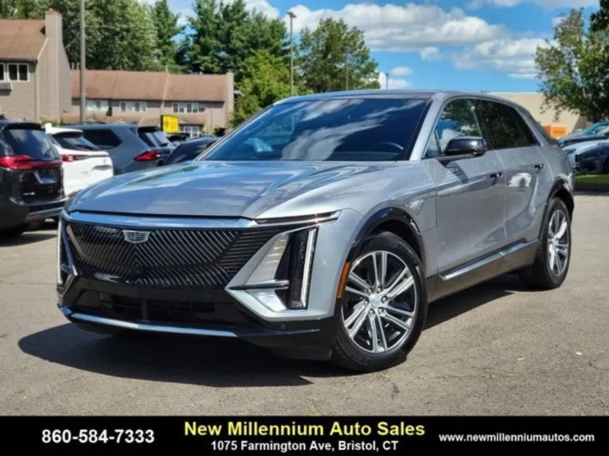 2024 Cadillac Lyriq Luxury photo 1