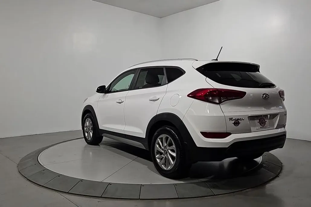 2017 Hyundai Tucson SE photo 1