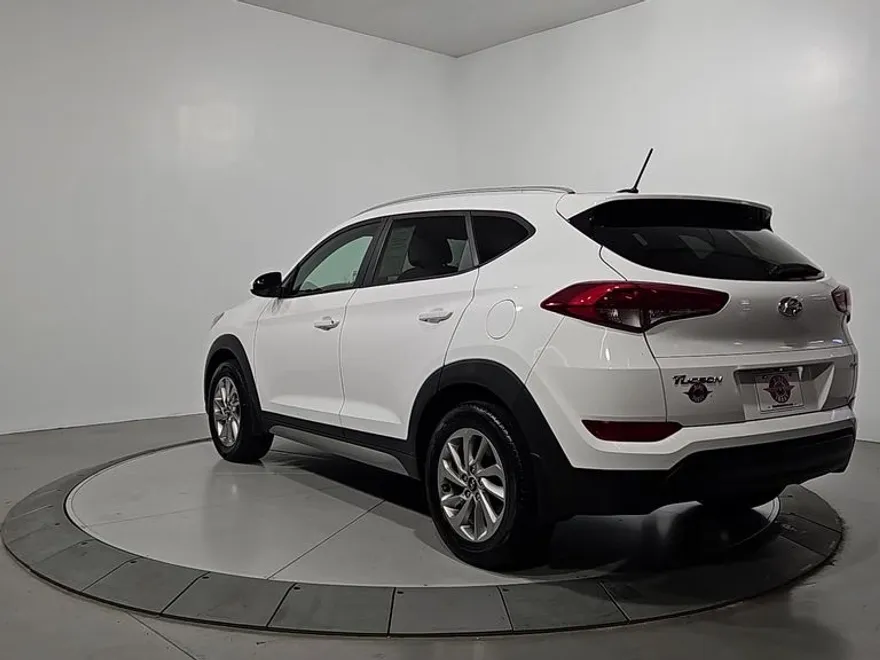 2017 Hyundai Tucson SE photo 1