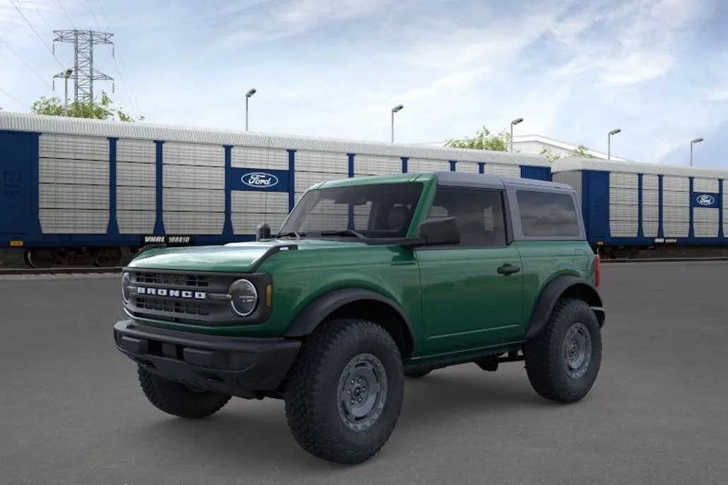 2025 Ford Bronco Base photo 1