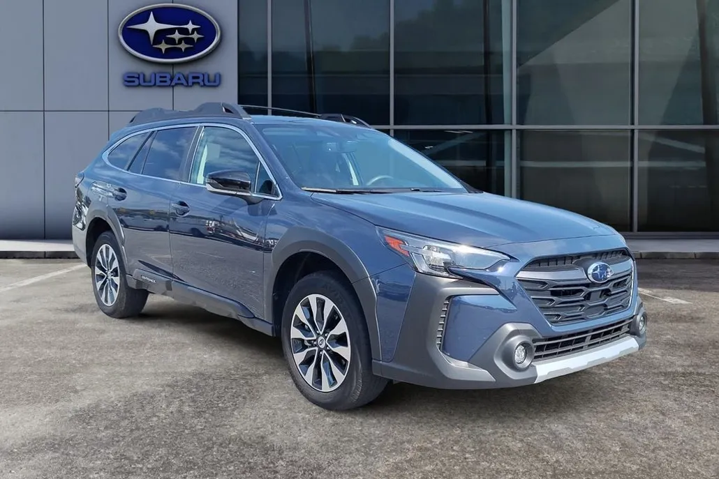 2023 Subaru Outback Limited photo 1