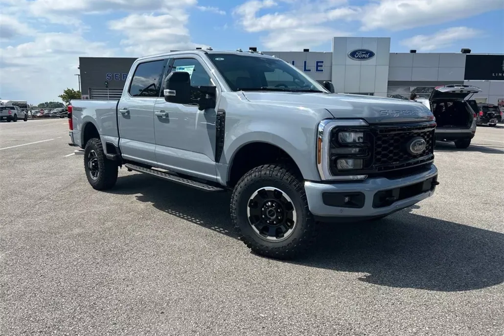 2026 Ford F-350 Lariat photo 1