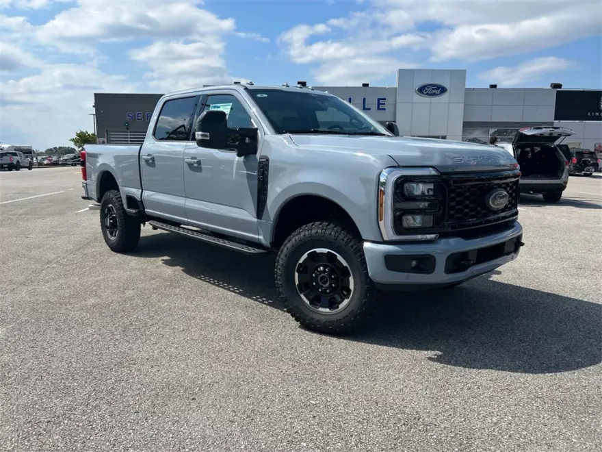 2026 Ford F-350 Lariat photo 1