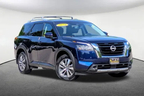 2024 Nissan Pathfinder SL photo 2