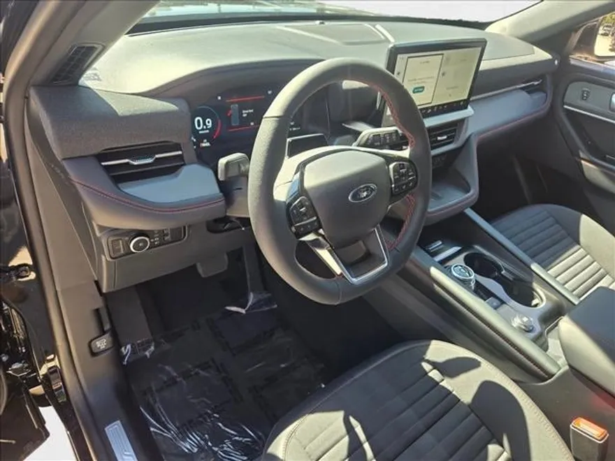 2025 Ford Explorer ST-Line photo 1