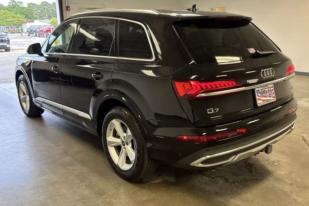2023 Audi Q7 Premium Plus photo 1