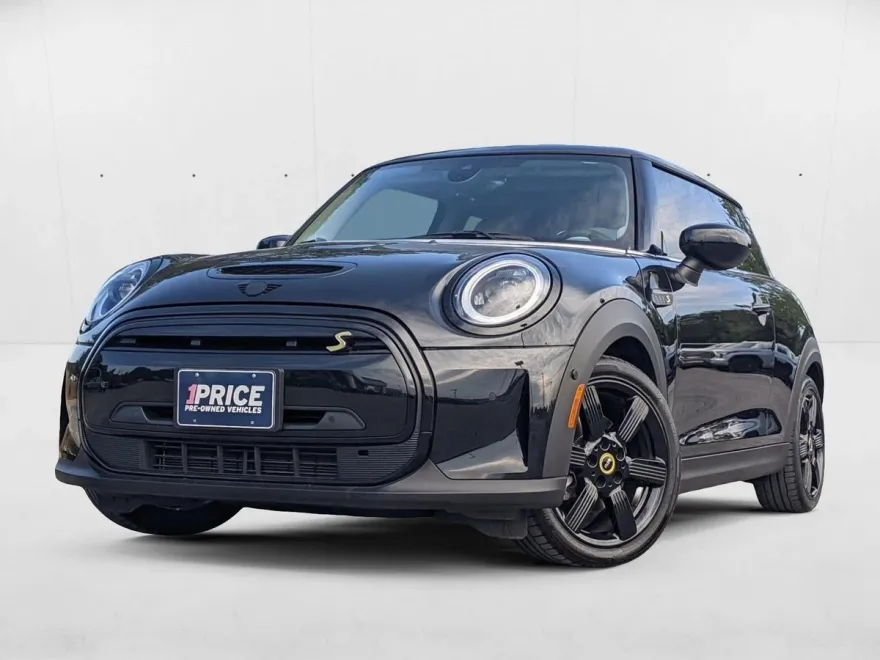 2024 Mini Cooper 2 Door Hardtop SE photo 1