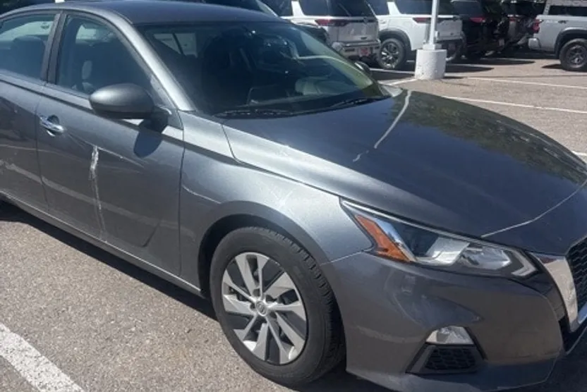 2020 Nissan Altima S photo 1