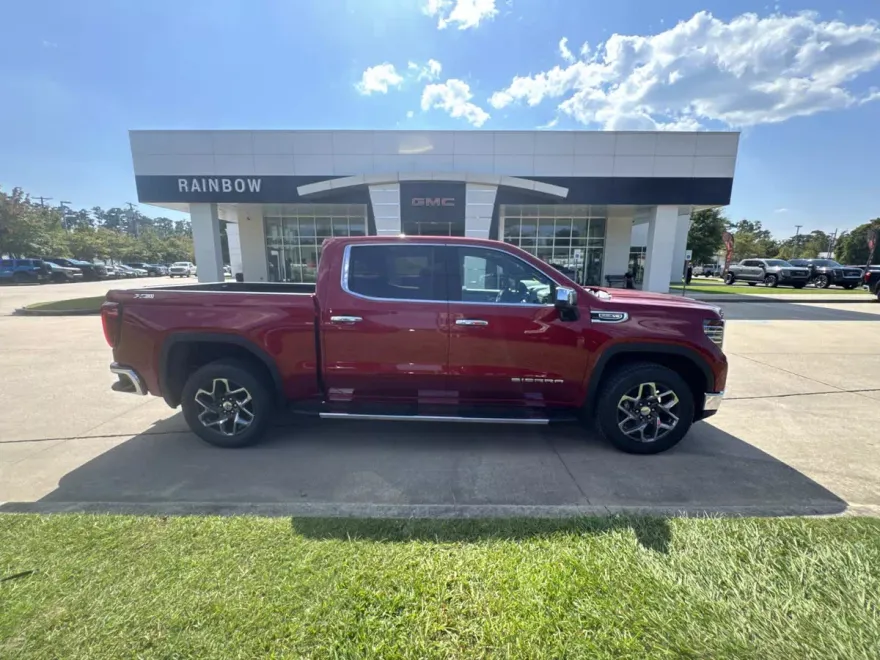 2026 Gmc Sierra SLT photo 1