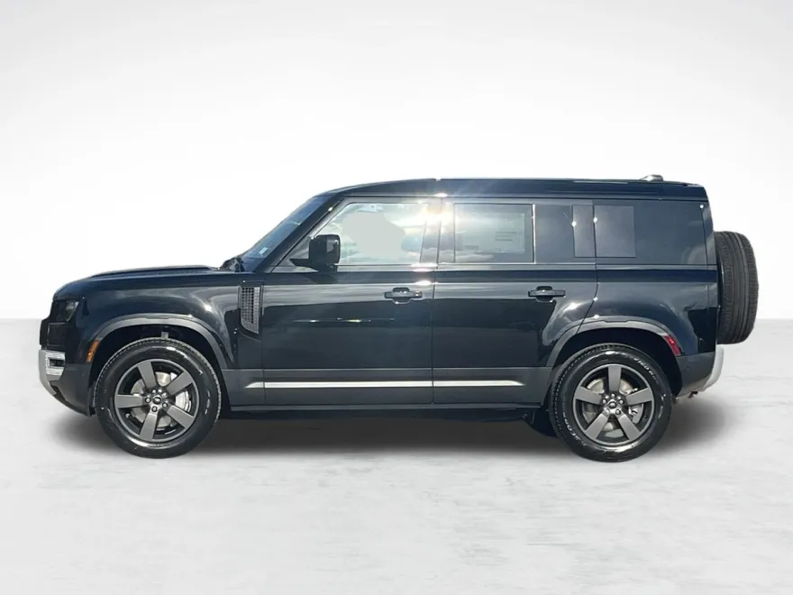 2025 Land Rover Defender 110 S photo 1