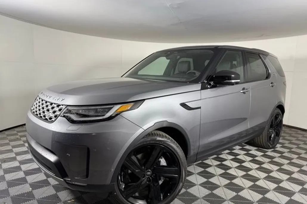 2025 Land Rover Discovery S photo 1