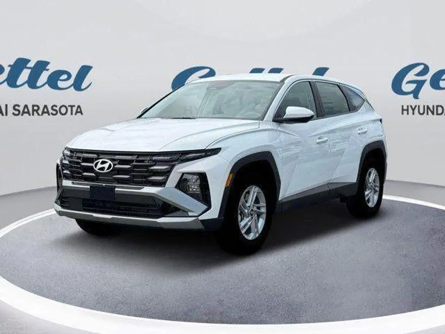 2025 Hyundai Tucson SE photo 1