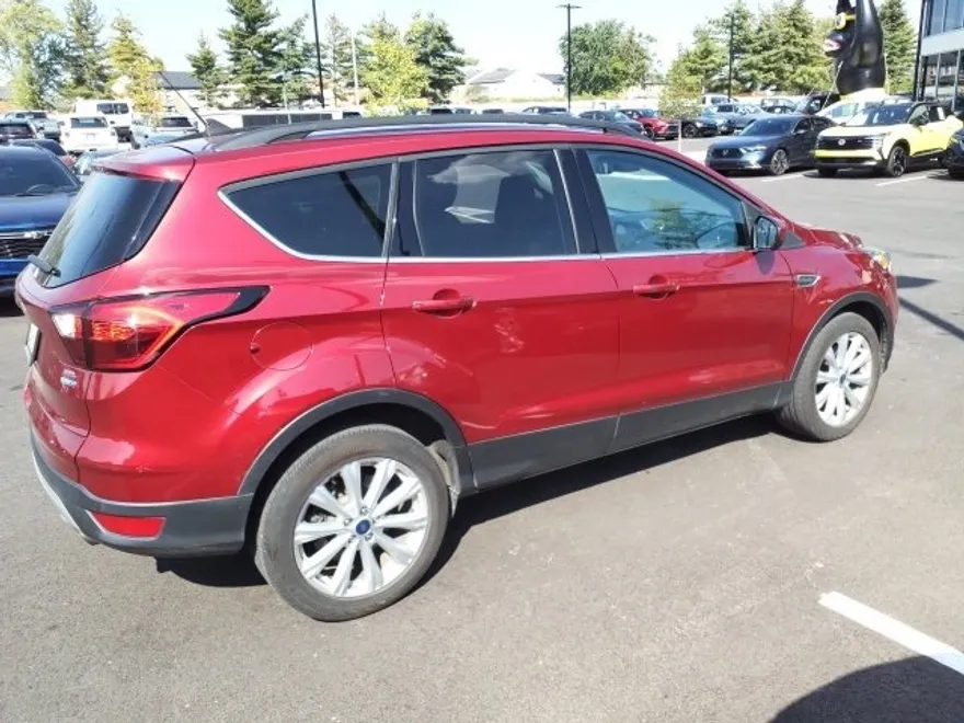 2019 Ford Escape SEL photo 1