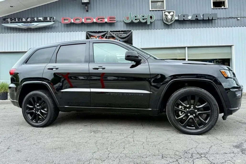 2022 Jeep Cherokee Laredo X photo 1