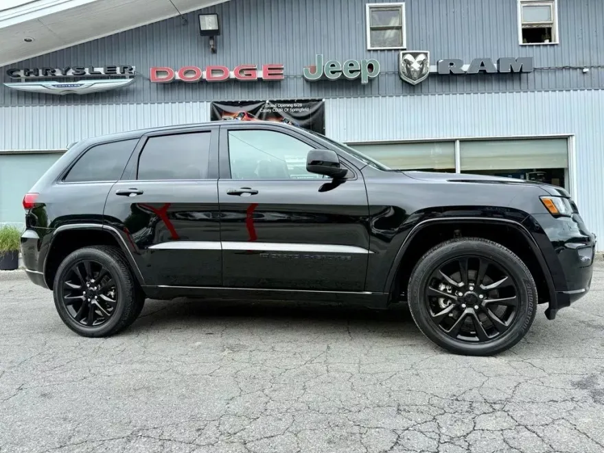 2022 Jeep Cherokee Laredo X photo 1
