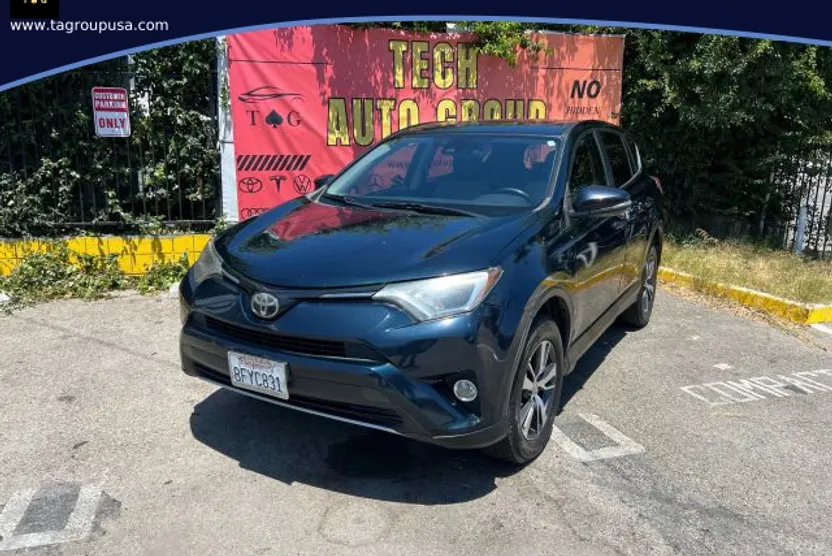 2018 Toyota RAV4 Adventure XLE photo 1