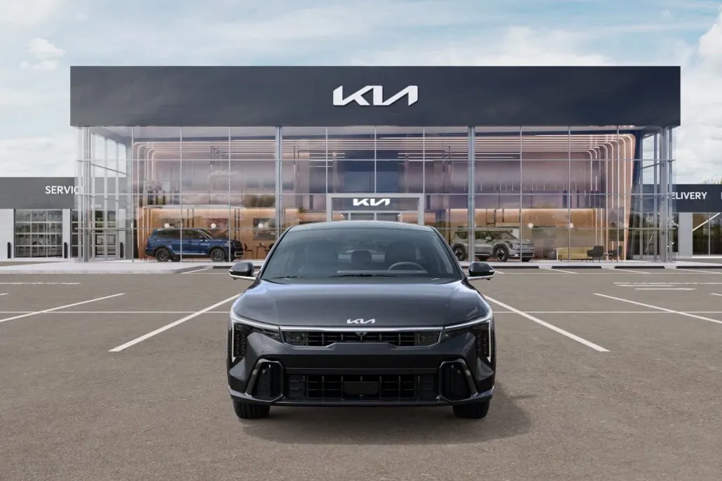 2025 Kia K4 GT-Line Turbo photo 1