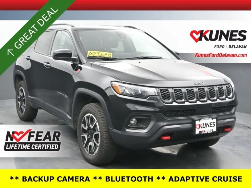 2024 Jeep Compass Trailhawk photo 1