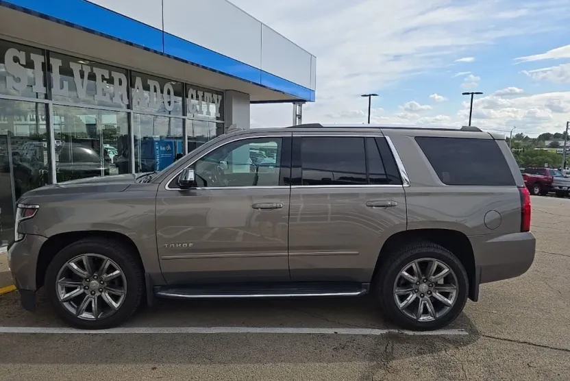 2017 Chevrolet Tahoe Premier photo 1
