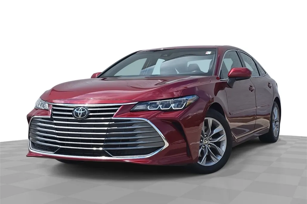 2021 Toyota Avalon XLE photo 1