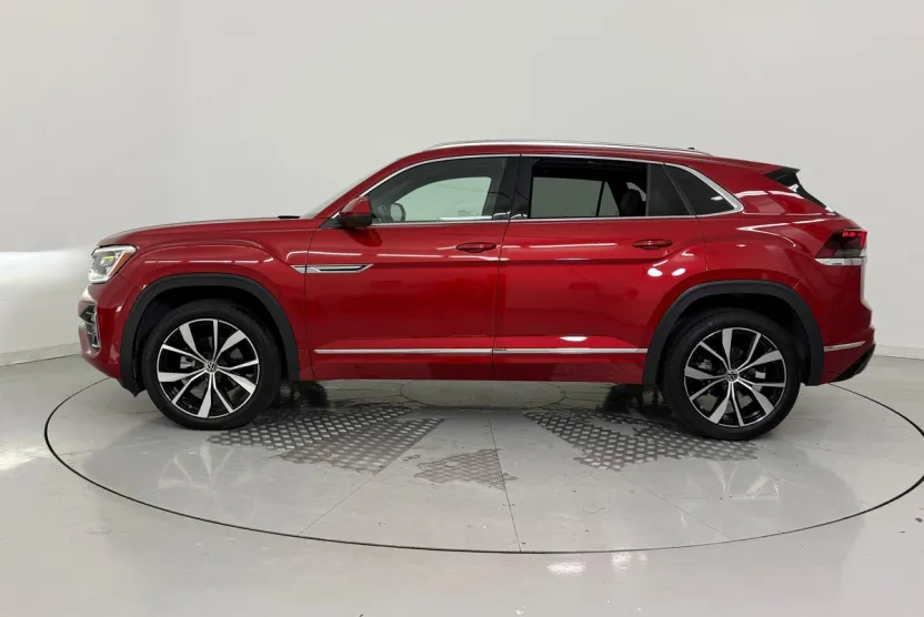 2024 Volkswagen Atlas Cross Sport SEL Premium R-Line photo 1