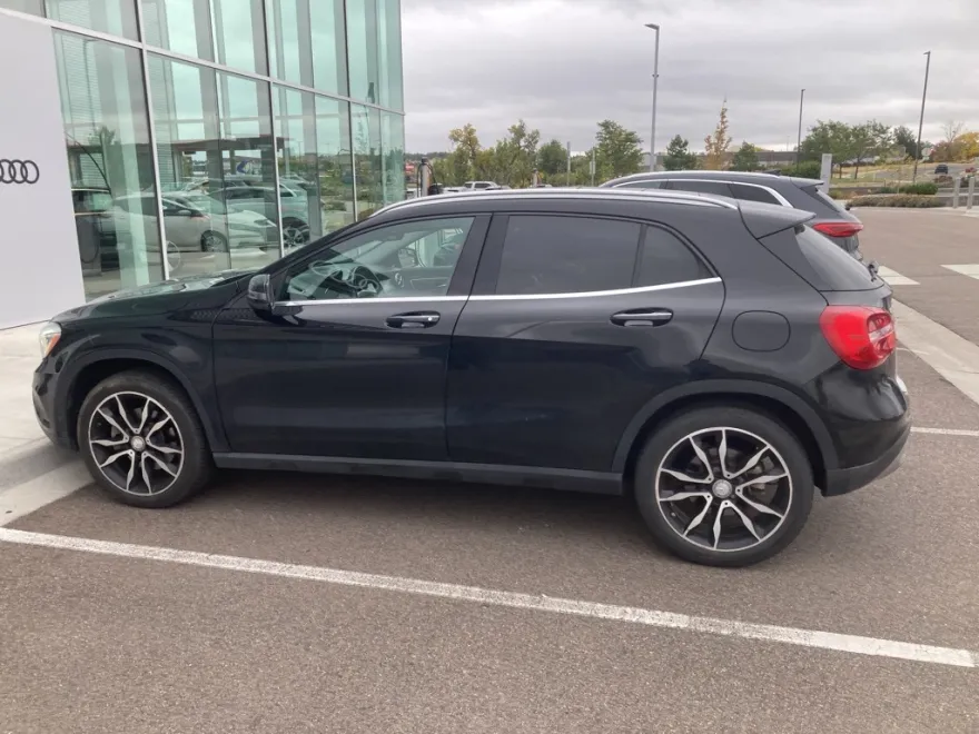 2015 Mercedes Benz GLA 250 4MATIC photo 1