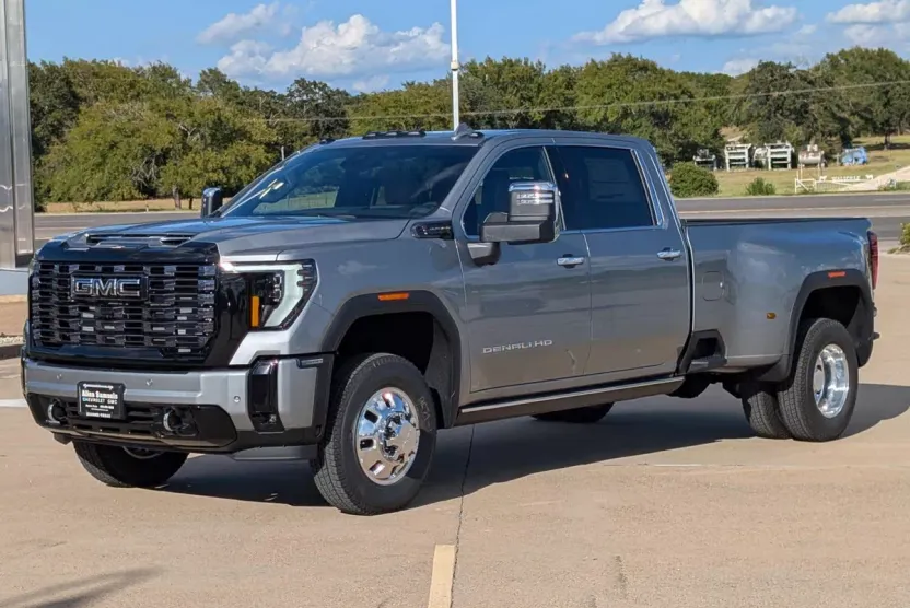 2026 Gmc Sierra 3500 HD Denali Ultimate photo 1