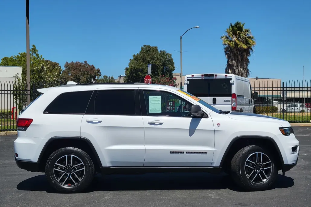 2019 Jeep Grand Cherokee Trailhawk photo 1