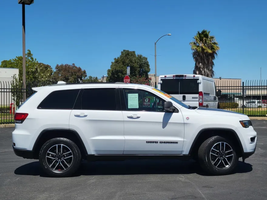 2019 Jeep Grand Cherokee Trailhawk photo 1