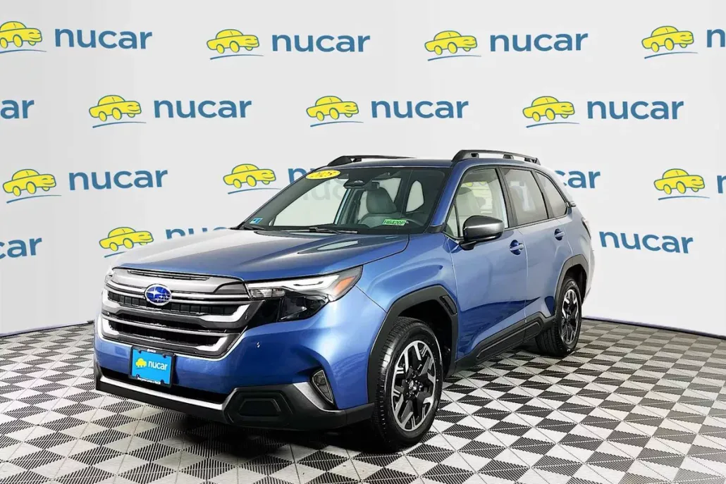 2025 Subaru Forester Premium Base photo 1