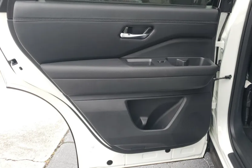 2024 Nissan Pathfinder Platinum photo 1