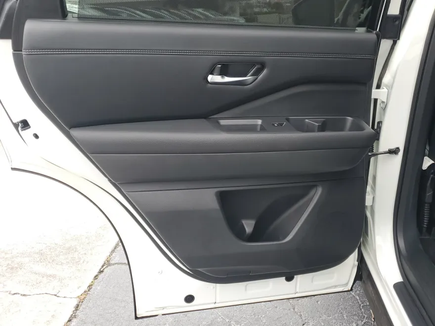 2024 Nissan Pathfinder Platinum photo 1